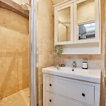 Charming Apartment Center Of Paris With Terrace