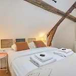 Charming Apartment Center Of Paris With Terrace